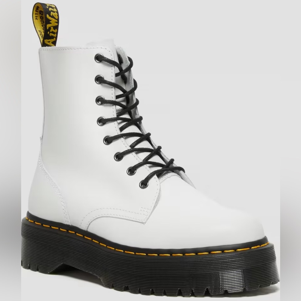 Excellent Condition Dr. Martens Jadon Platform Boot - Size 6 Women’s
